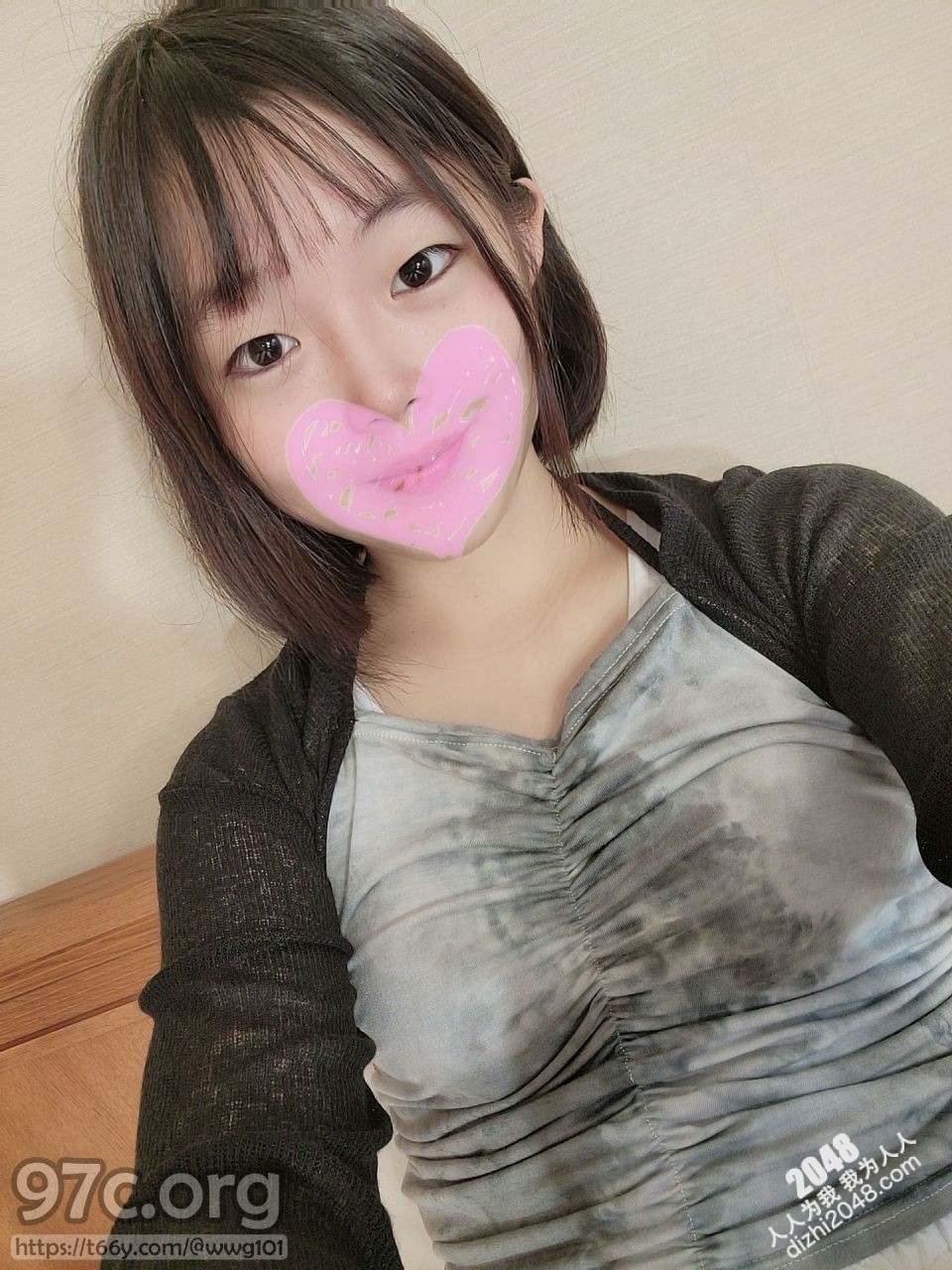 オマンコいじり　無修正 