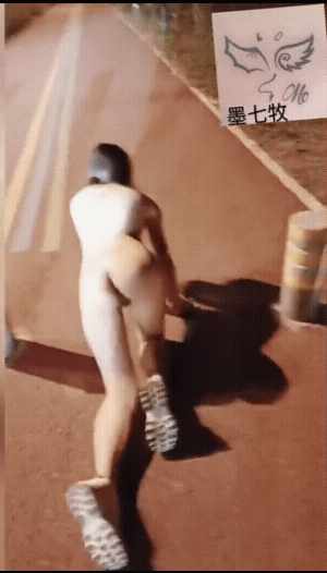  [流出]  【墨七牧 385M】(@moqimu3793)花季小母狗嫩妹 同学老师眼中的乖乖女私下超级反差，主动用小穴 -魔性福利