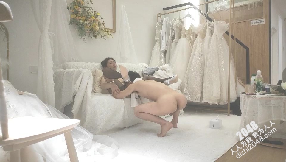 [MP4/852MB]胖子传媒工作室 婚纱店主题约啪良家美少妇穿上婚纱开操，别样刺激