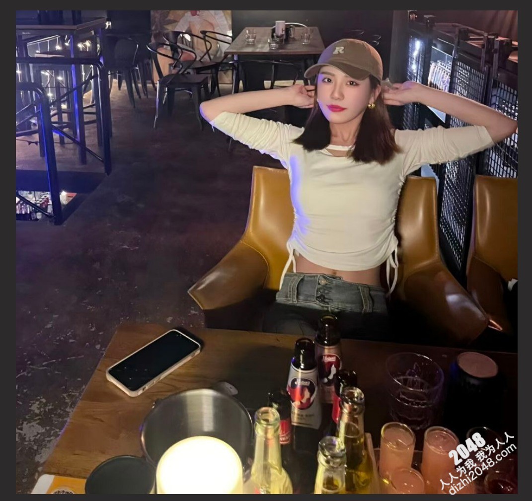南京女大学生与社会纹身男友各种场合性爱自拍 被调教的 还主动配合自拍!!