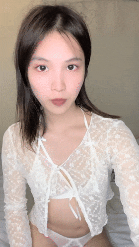 邻家女神的淫荡一面你，【桃子鱼】，清纯害羞，被男友连操了好几天