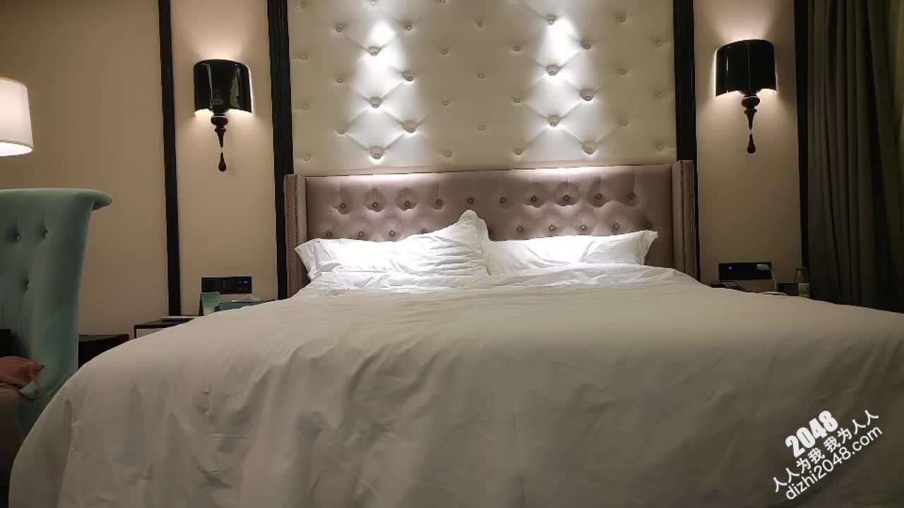 [MP4/ 714M] 漂亮轻熟女 女人不骚档次不高 啊宝贝好爽加油要高潮了 大姐好风骚逼毛浓密很会挑逗吃鸡