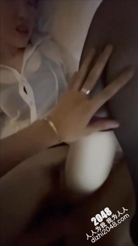 白金泄密真实调教大学生眼镜反差婊