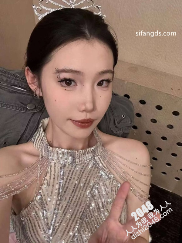 白金泄密真实调教大学生眼镜反差婊