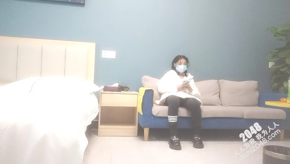 小夏寻花两场约啪同一个学生妹,网袜黑丝嫩逼被操的很嗨皮