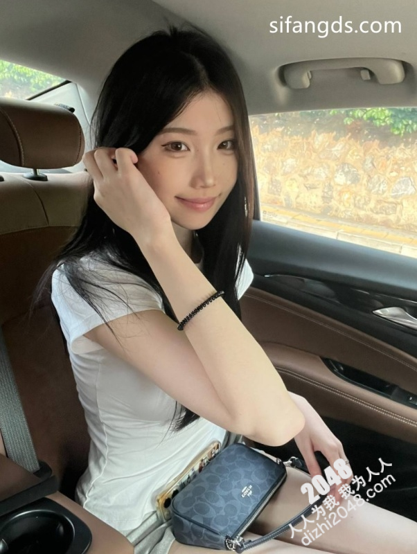 白金泄密真实调教大学生眼镜反差婊