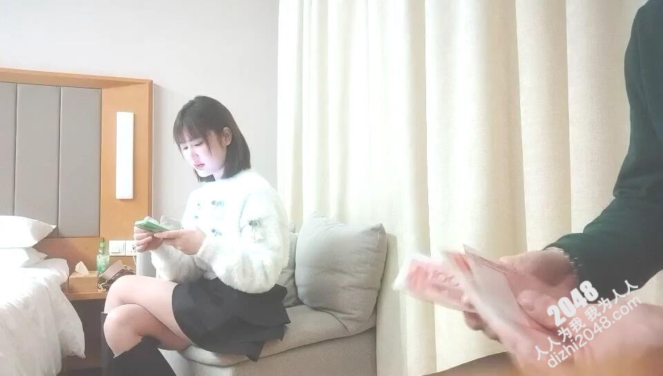 1-12我是探索者约啪短发大眼睛美乳少女,床上被吊起来操,极度淫荡