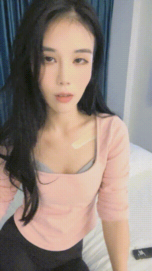 御姐下海！我靠！超漂亮【小美一线天】，气质大美女，一根棍子把自己玩得湿漉漉