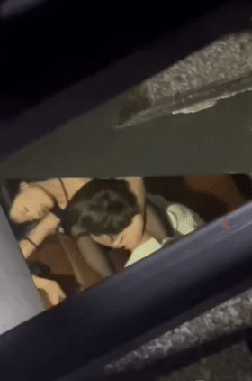 极品反差婊 高颜值清纯女神，调教反差母狗 舔脚 毒龙 肛交，技术一流，爽翻了