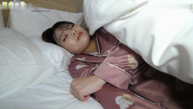FC2-PPV-3205250 睡衣小骚连衣裙18岁纯情少女一头向南的少女永远存在的藤阳子地景♥穿着性感衣服的略带倔强的少年
