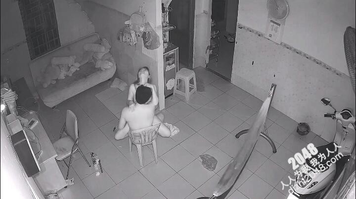 【破解摄像头】夫妻居家性爱高潮淫叫充满整个房间