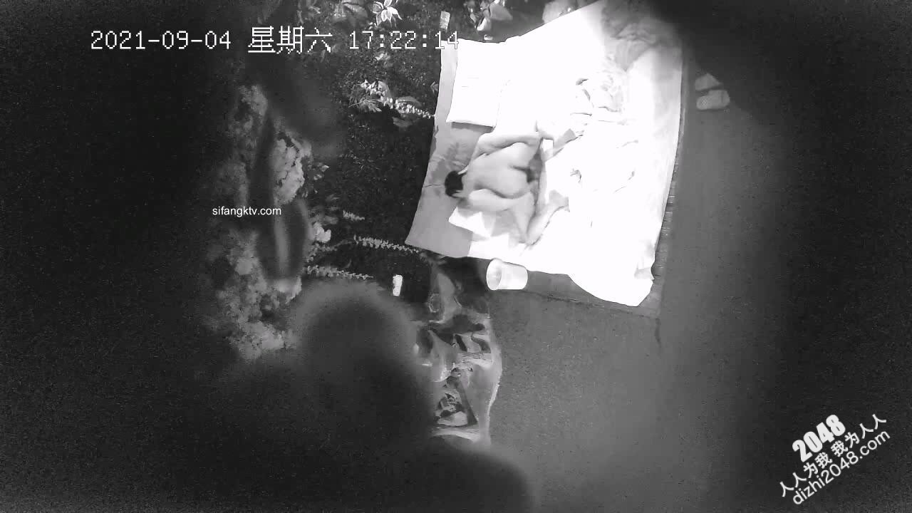 【酒店摄像头】2对大学生情侣周末相约酒店钟点房,其中一对做爱喜欢磨豆腐