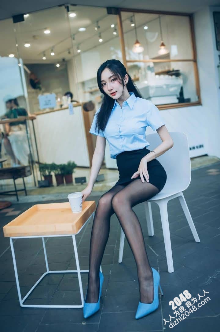 包臀短裙正妹 黑絲襪