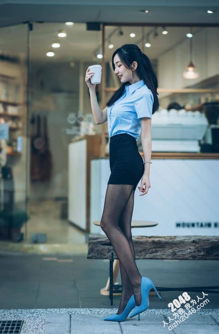 包臀短裙正妹 黑絲襪