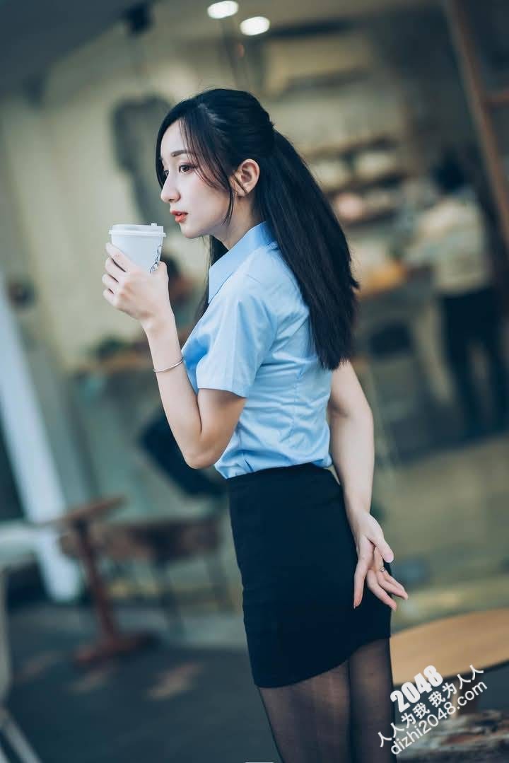 包臀短裙正妹 黑絲襪