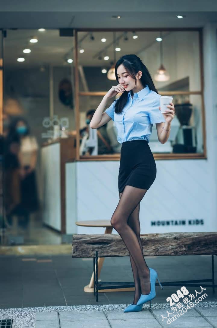 包臀短裙正妹 黑絲襪