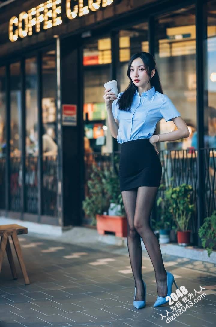 包臀短裙正妹 黑絲襪